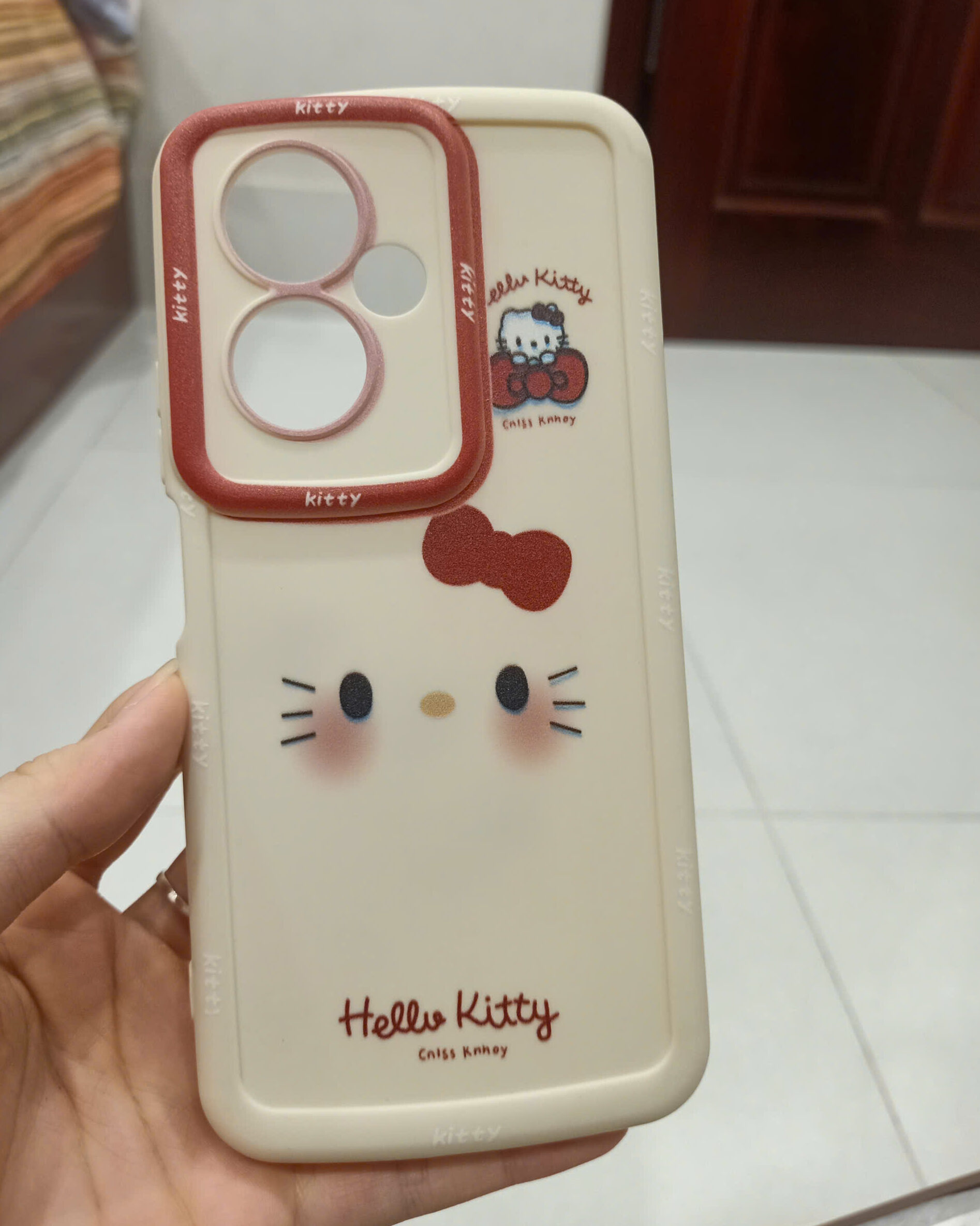 Ốp Lưng Redmi Note 13 Pro Hello Kitty Trắng Kem